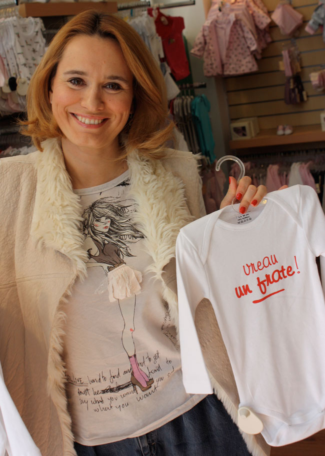 Andreea Esca a creat o noua colectie de body-uri pentru bebelusi
