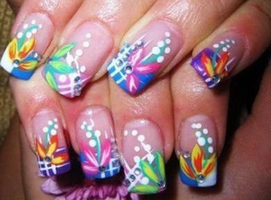 Unghiile pictate, accesorii la indemana! Ai purta astfel de modele? GALERIE FOTO