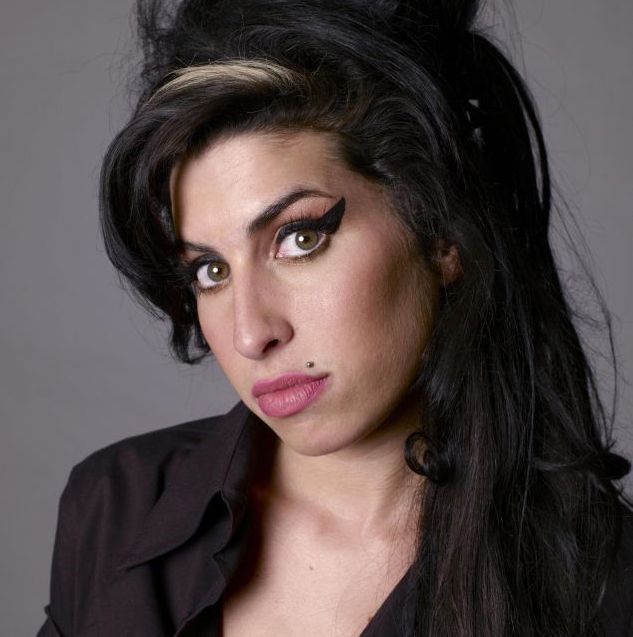Sky News anunta ca Amy Winehouse a fost gasita moarta in apartamentul ei din Nordul Londrei