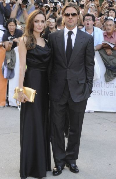Angelina Jolie cu catusa la mana la Festivalul de film de la Toronto. Vezi galerie foto