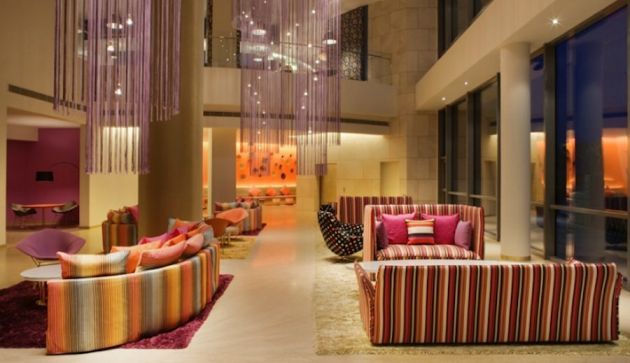 Cand arta devine brand in afaceri. Cum au influentat marii creatori de moda industria hoteliera GALERIE FOTO