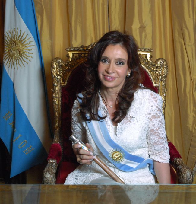 O super fashionista e presedinte in Argentina. Se aranjeaza pana intarzie la intalniri si nu poarta de doua ori aceiasi pantofi