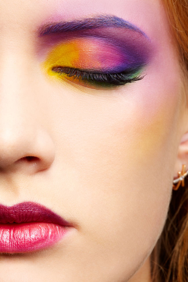 Esti pasionata de machiaj? Investeste intr-o trusa de make-up