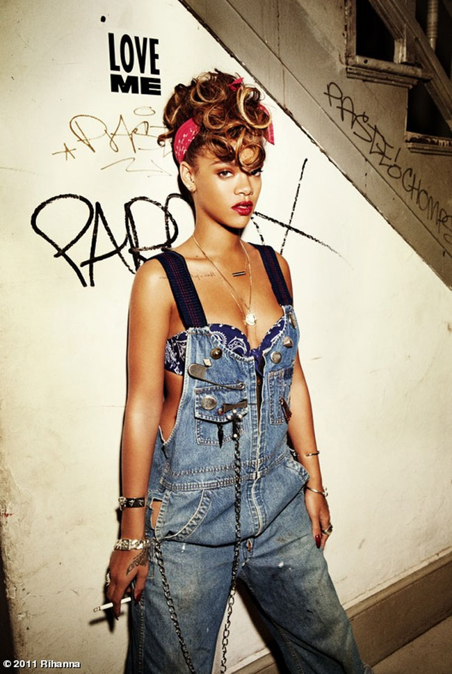 Rihanna se face designer: scoate o colectie vestimentara pentru Armani. Vezi cum arata