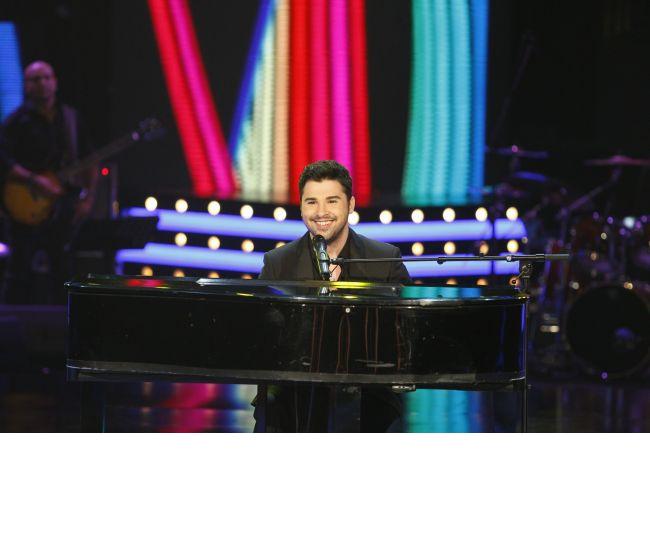 Dragos Chircu de la Vocea Romaniei este astazi live, de la ora 18, pe Facebook-ul Perfecte.ro! Da like profilului nostru si poti sa-i pui ce intrebare vrei!