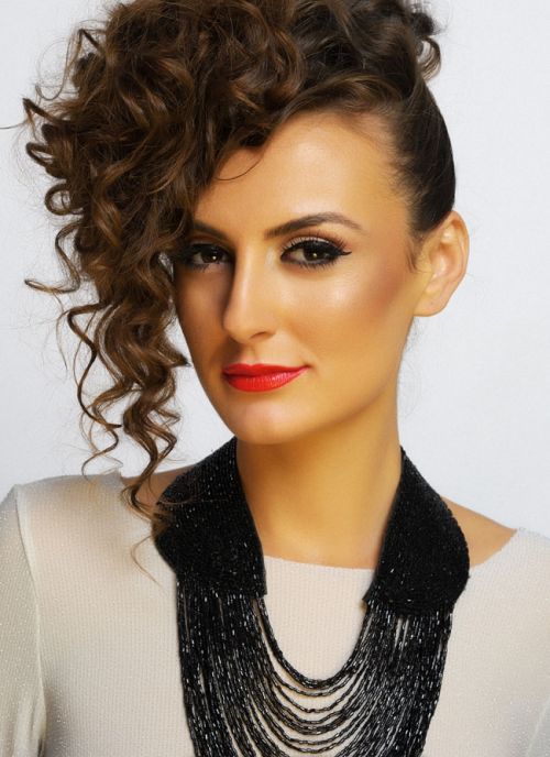 
	Femei in CTRL: Vika Jigulina, un Dj care mixeaza muzica cu talent si sex-appeal
