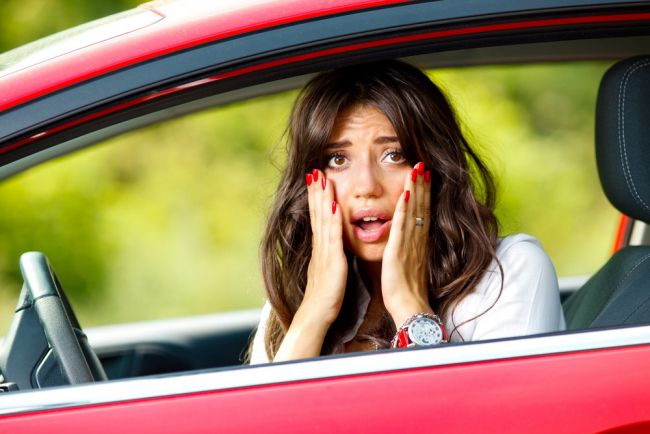 Cosmarul de a fi soferita incepatoare si momentele penibile din trafic